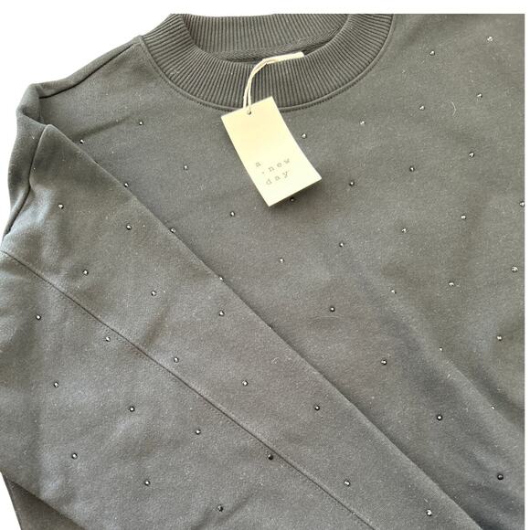NWT Women's Jeweled Pullover Sweatshirt in Black Size: Medium - Picture 4 of 4